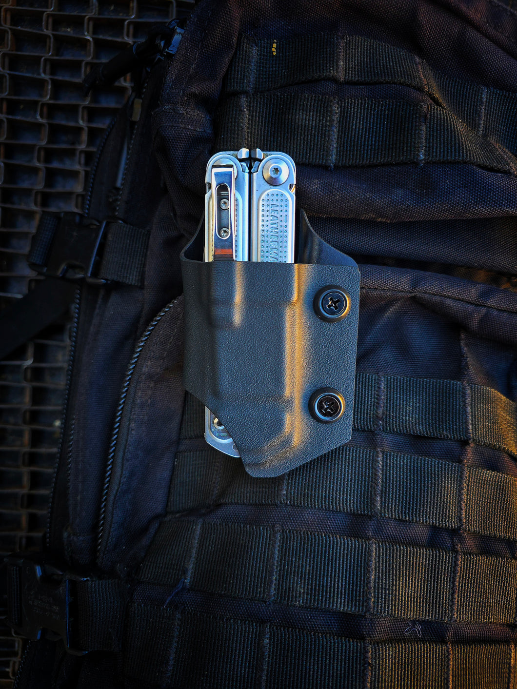 Holder for leatherman FREE p4